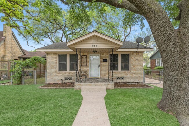 Photo - 512 Gale St