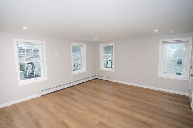 Photo - 29 Pleasant St