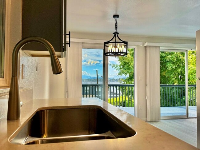Photo - Newly Remodeled Top-Floor Duplex w/ Lake a...