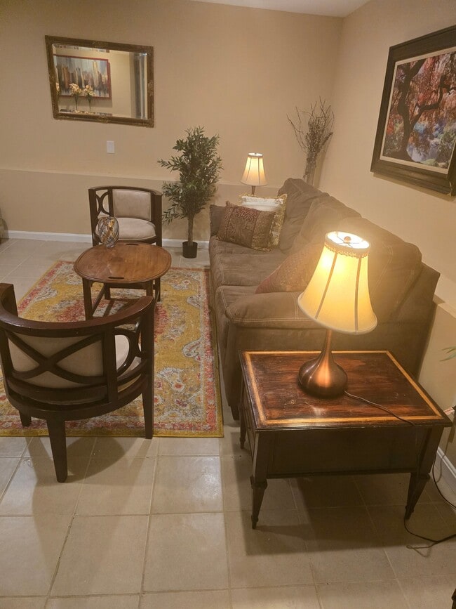Photo - 1921 Spruce Dr NW Unidad 100