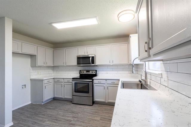 Photo - 701 Austin Ln