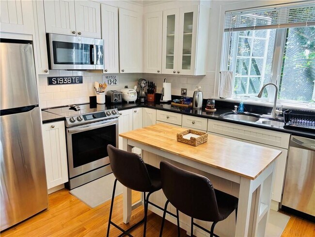 Photo - 571 Bellevue Ave Unit 2