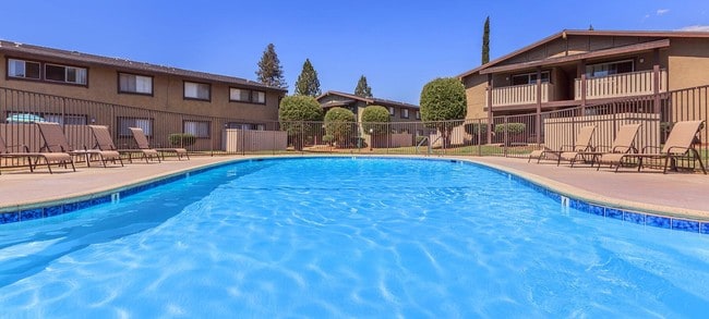 Saddleback Ranch Apartments