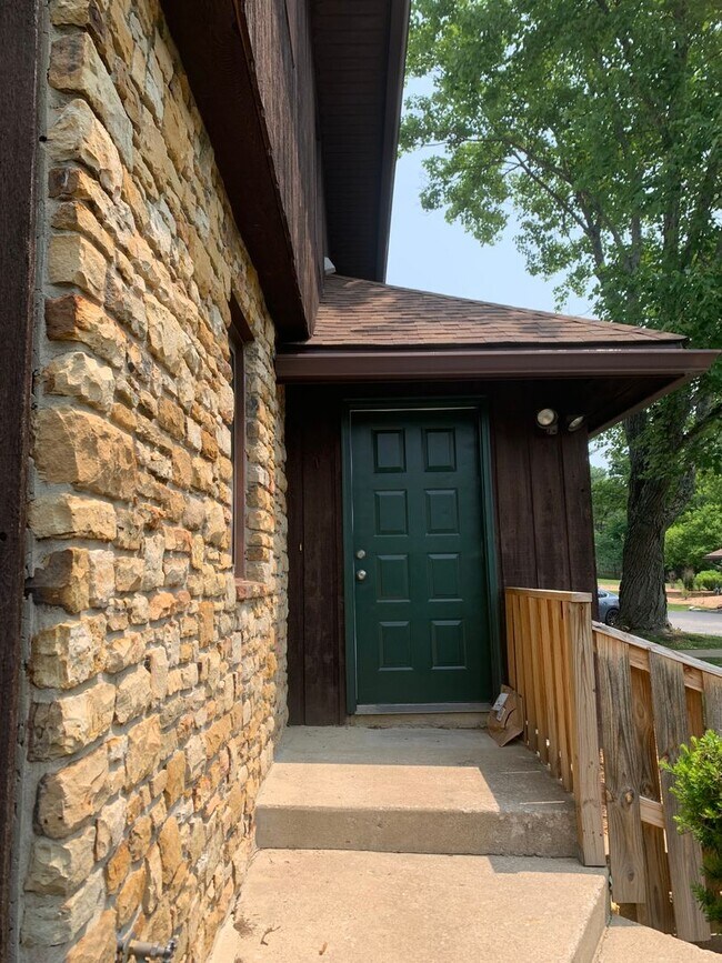 Photo - 3 bedroom Townhouse on Bloomington's South...