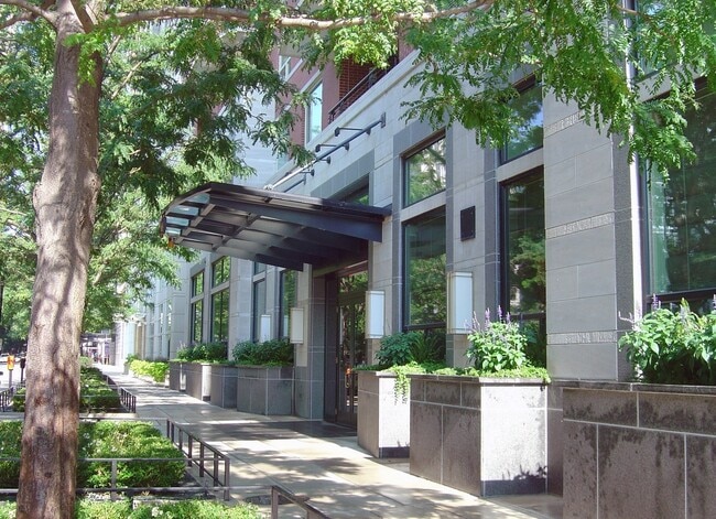 Building Photo - 270 E Pearson St Unit 701-801