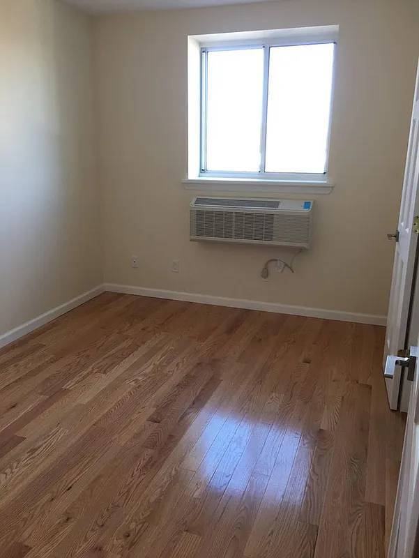 Photo - 46-25-25 Queens Blvd Unidad SUITE #4D