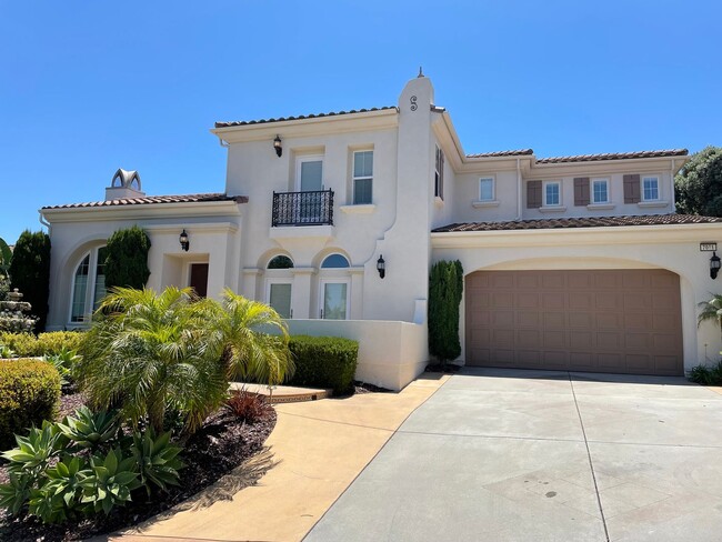 Stunning Spanish Colonial Home in the La C... - Stunning Spanish Colonial Home in the La C...