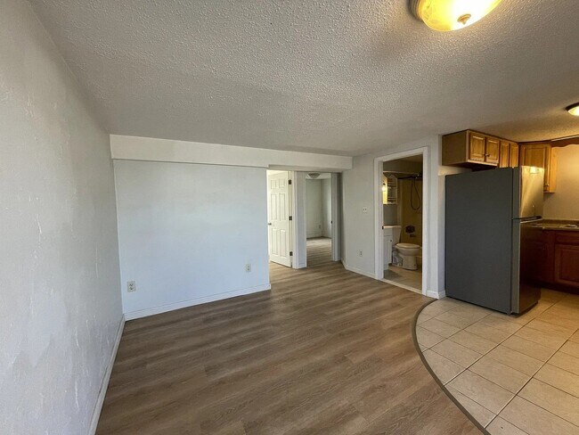 Photo - 190 Ashworth Ave Unit 1B