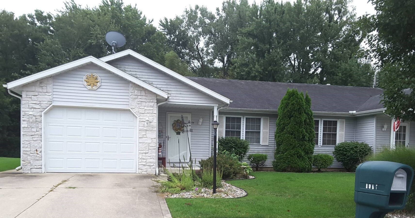 2 Bedroom Duplex in Elkhart! - 2 Bedroom Duplex in Elkhart! House