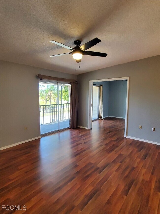 Photo - 5713 Foxlake Dr Unit 5