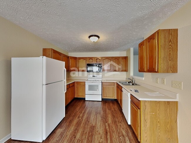 Photo - 2092 Meadowlark Ln