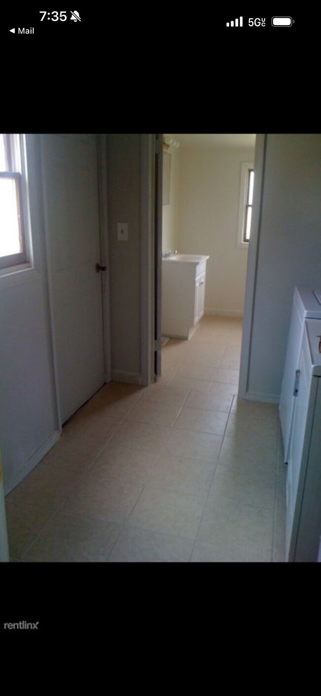 Photo - 7342 Cavell St