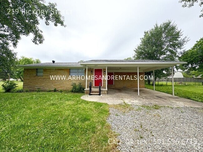 Building Photo - 219 Hickory St Rental