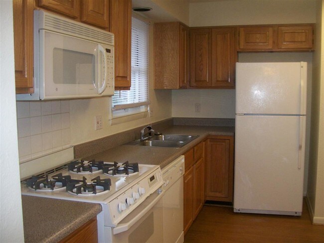 Photo - Covenant Trace @ Yorktown, utilities included