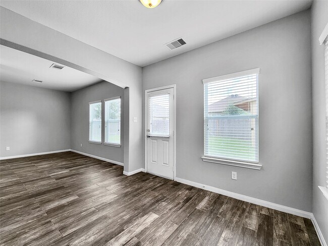Photo - 2022 Midlane Drive