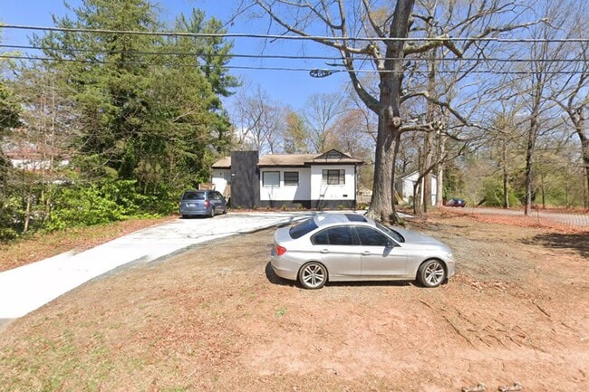 Photo - three bedroom duplex with ALL utilities included