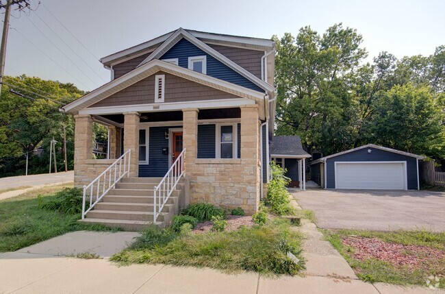 Building Photo - 1302 S State St Unit #2S Rental