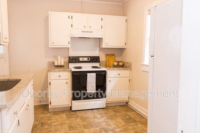 Photo - 1113 E 8th St Unit 4