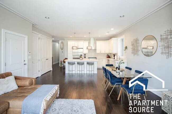 Photo - 1327 W Grand Ave Unit 2W