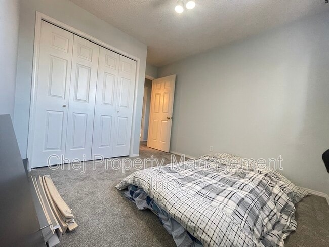 Photo - 8105-188A 188a St NW