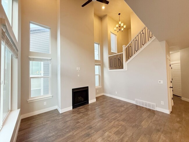 Building Photo - 3 Bed / 2.5 Bath Beautiful Lehi Home – $2,...