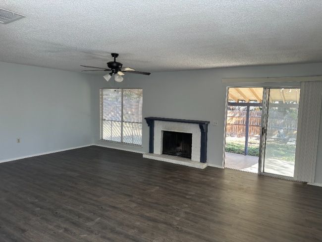 Photo - 4735 El Vedado St