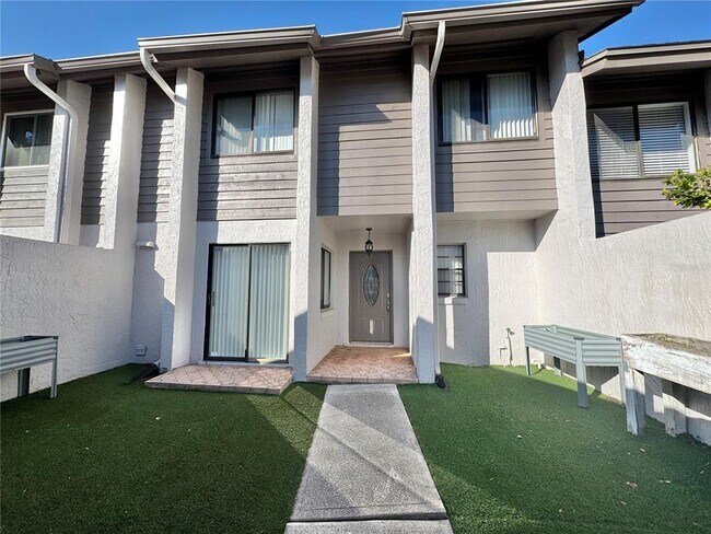 Photo - 120 Olive Tree Cir