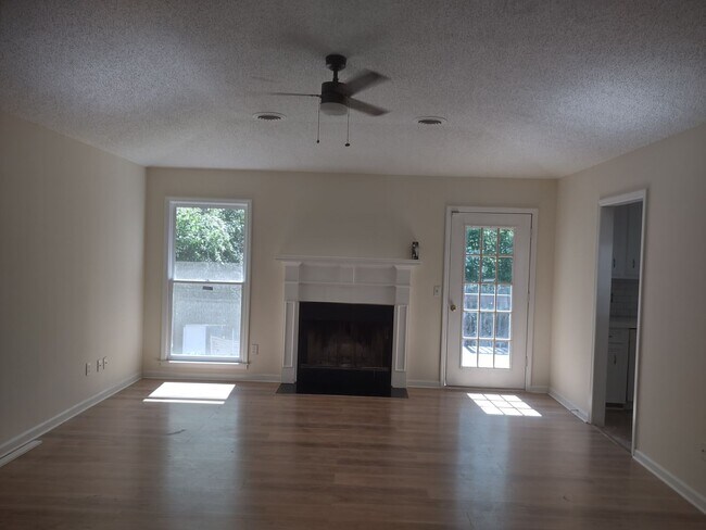Photo - Wonderful Three Bedroom Home in Northeast Columbia!