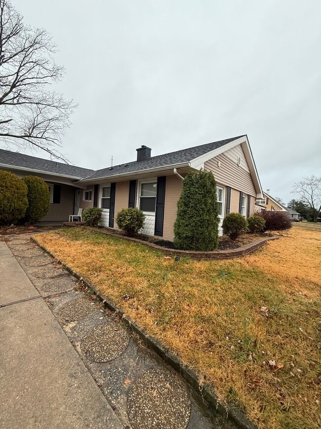 Photo - 25 Pembrook Ln