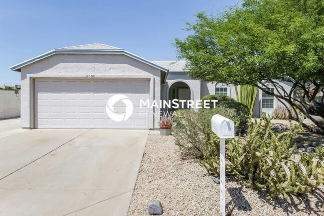 Building Photo - 3 Bedroom Pet-Friendly Home in Glendale, AZ with Main Street Renewal