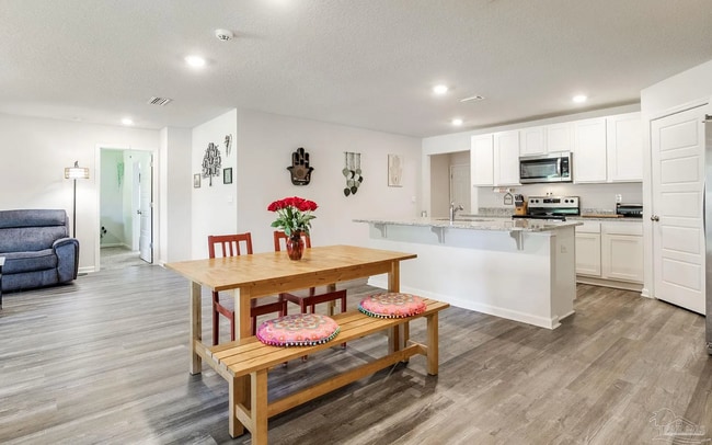 Photo - 9768 MilleeLoop