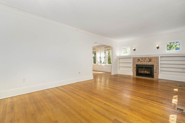 Photo - 8010 Brooklyn Ave NE