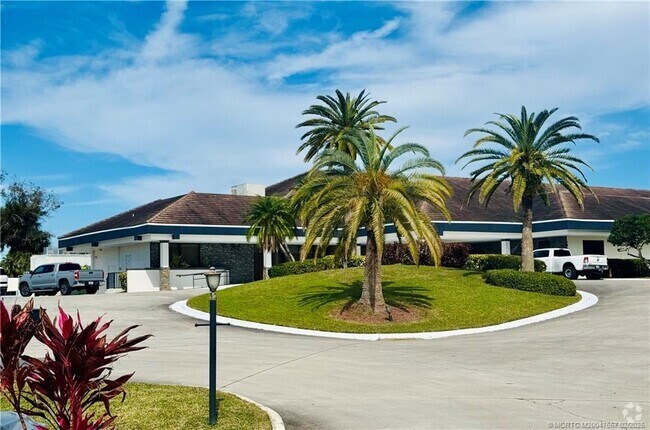 Building Photo - 2561 SW Egret Pond Cir Rental