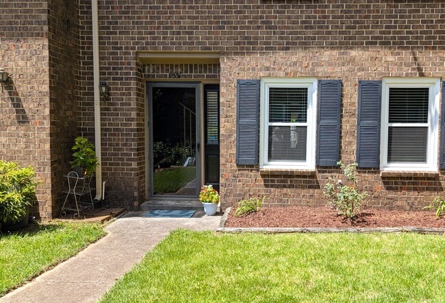 Building Photo - 11531 Jade Ln SE Unit 1 Rental