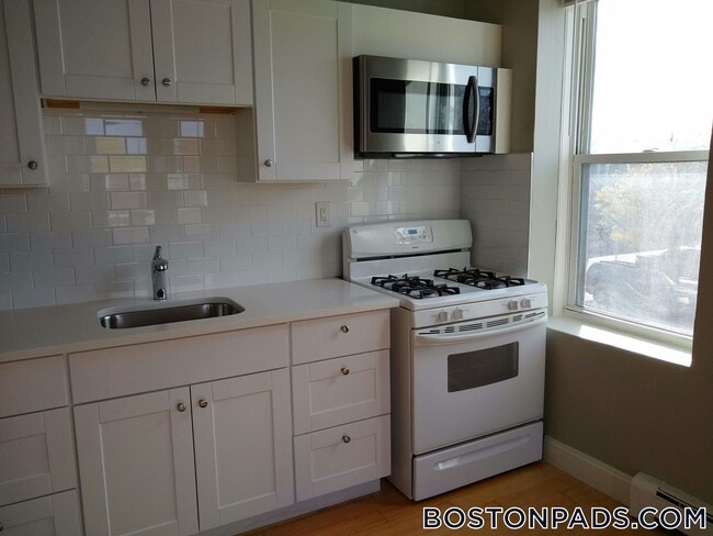 Photo - 338 Warren St Unit 2