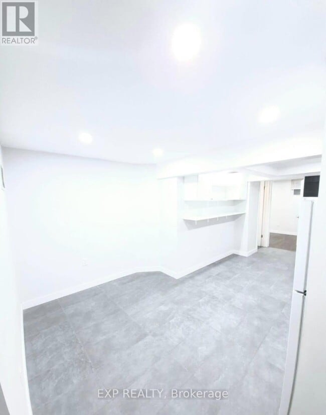 Photo - 1266 Northmount St