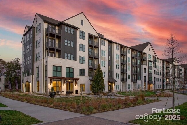 Building Photo - 14011 Bespoke Rd Unit B4