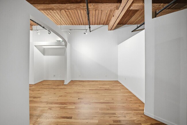 Photo - 1000 W Washington Blvd Unit 232