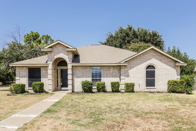 Building Photo - 2717 Pioneer Ln