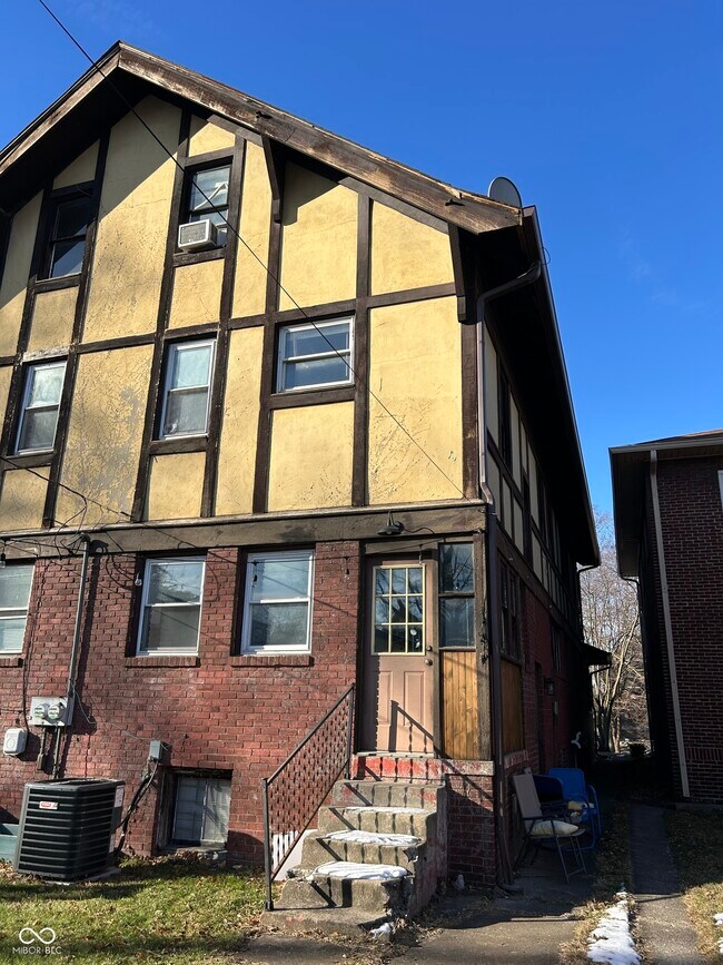 Photo - 963 Woodruff Pl W Dr