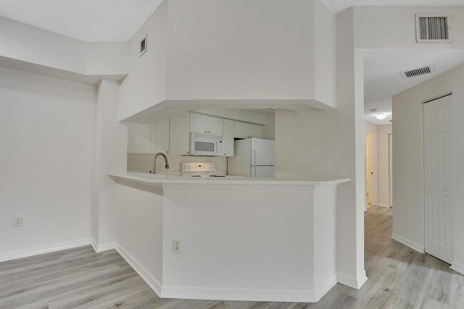 Photo - 2725 Anzio Ct Unit 202