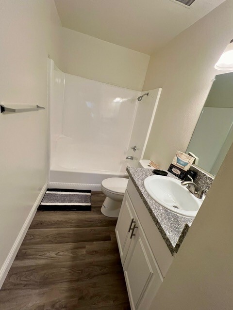 1 Bedroom - Restroom