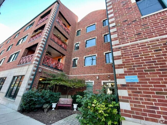 Building Photo - 2 bedroom in CHICAGO IL 60647 Unit 207 Rental