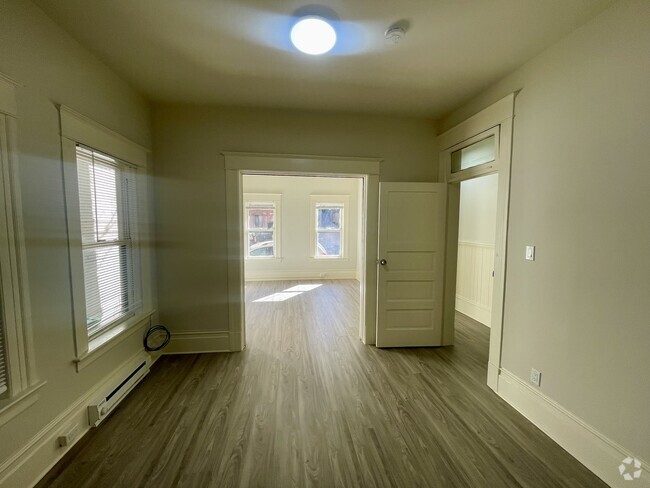 Building Photo - Ground floor Nob Hill 3BR + Office | Avail... Rental