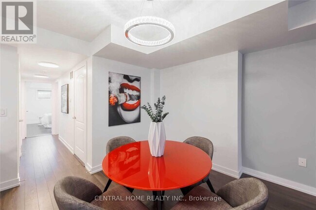 Photo - 2 Westmeath Ln