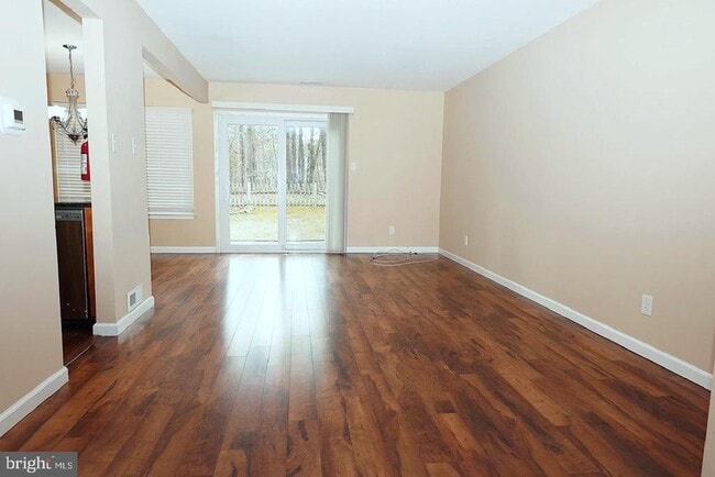 Photo - 13 5 Crown Royal Cir