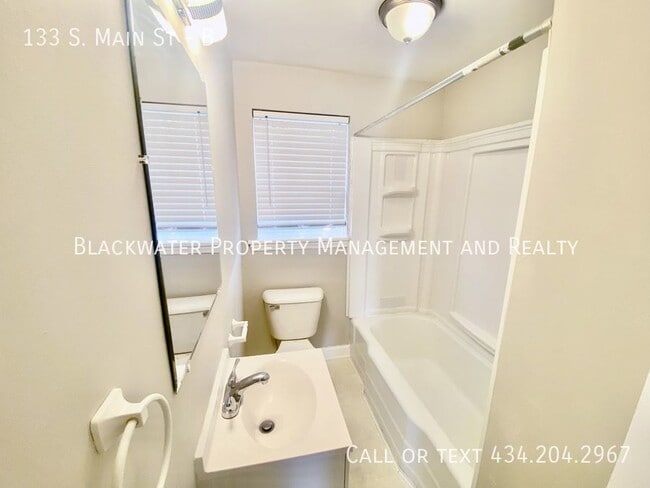 Photo - 133 S Main St Unit B