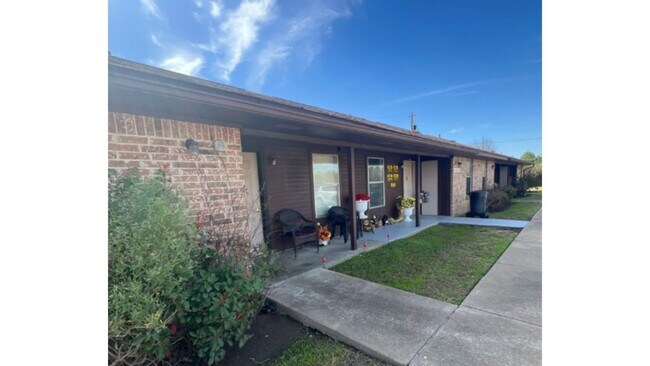 Photo - 1201 Edmiston Dr