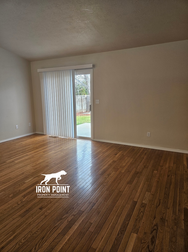 Photo - Candlestick Park Sub-3bed/2bath w/2 car ga...