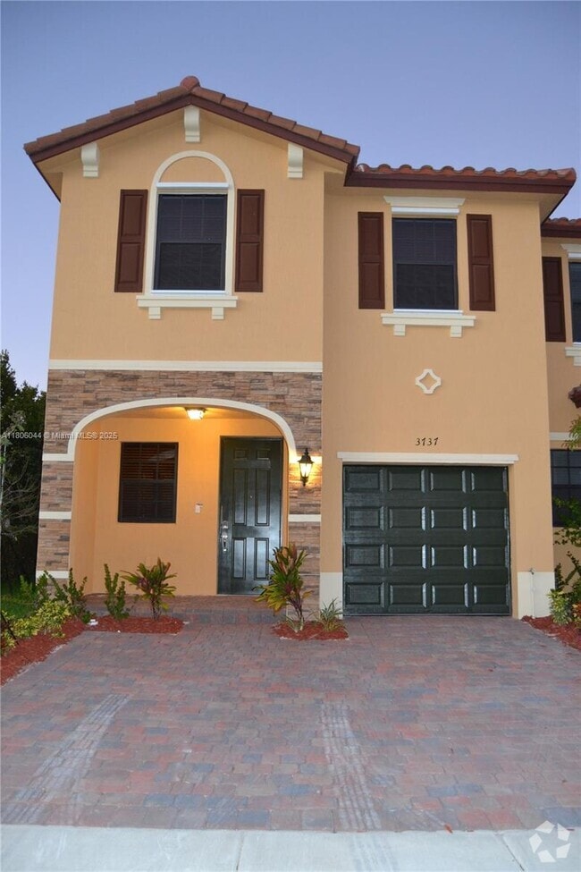 Building Photo - 3737 SE 2nd Dr Rental